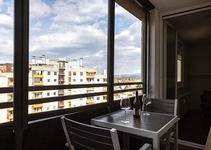 Elegant 1-bedroom Near Hill Forest * 류블랴나